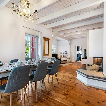 Tine Und Claras Ringsberg